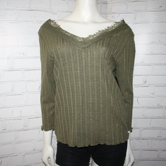No Boundaries Tops - Nwt XXL Olive green blouse with back cross